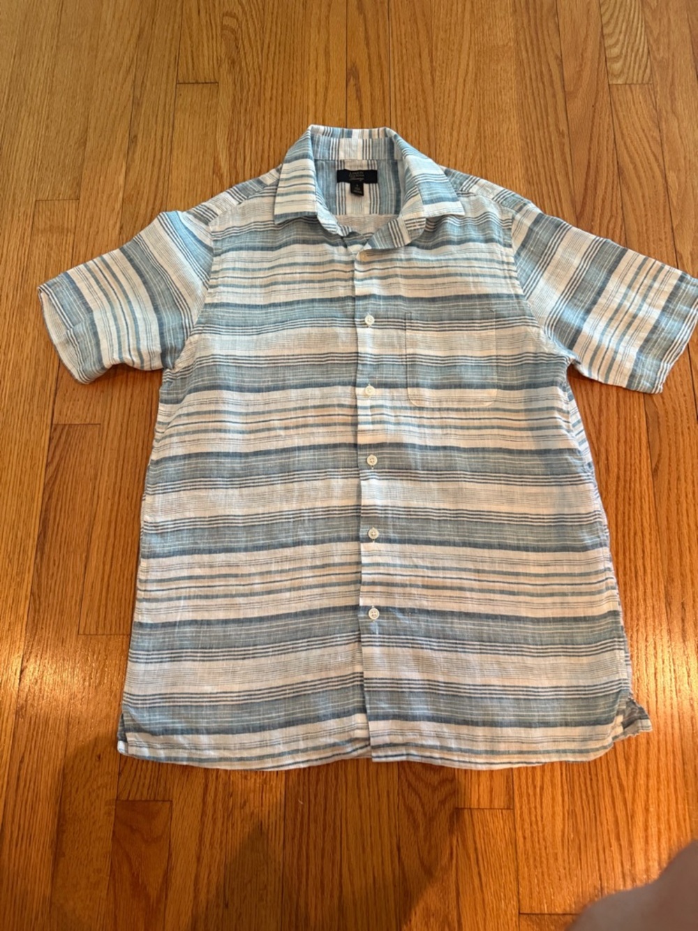 Men's Striped Short Sleeved Button-Front Linen Shirt small